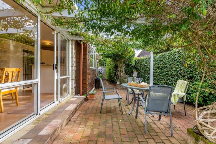 41 Headcorn Place Botany Downs_10