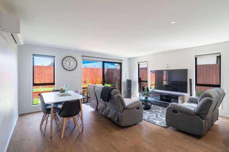 17 Llew Summers Street_0