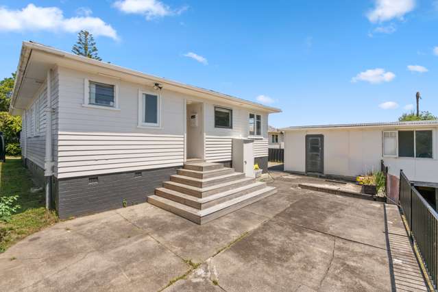 8 Williams Crescent Otara_1