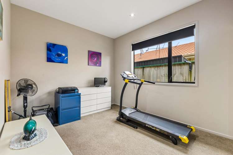 8 Brechin Place Wattle Downs_20