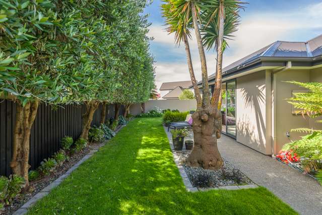 64 Travis Country Drive Burwood_2