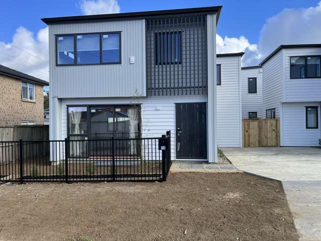 Mount Roskill, brand-new 3 bedrooms 2.5 bathrooms