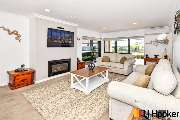 1 Mull Place Wattle Downs_2