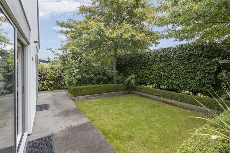 15 Famille Close Yaldhurst_20