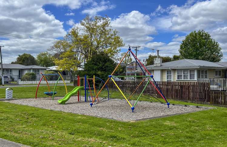 1/4 Blossom Lane Manurewa_14
