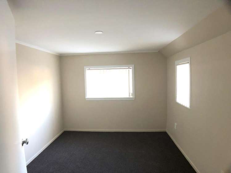 2/400 Richardson Road 10044_4