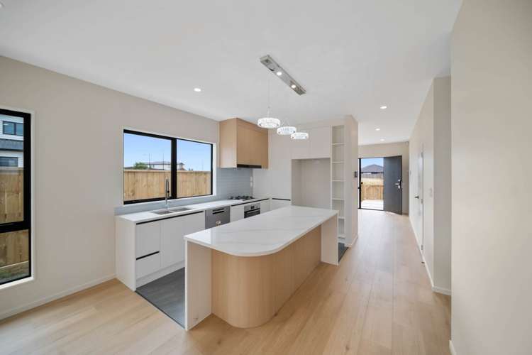 7 Whata Street Clarks Beach_8