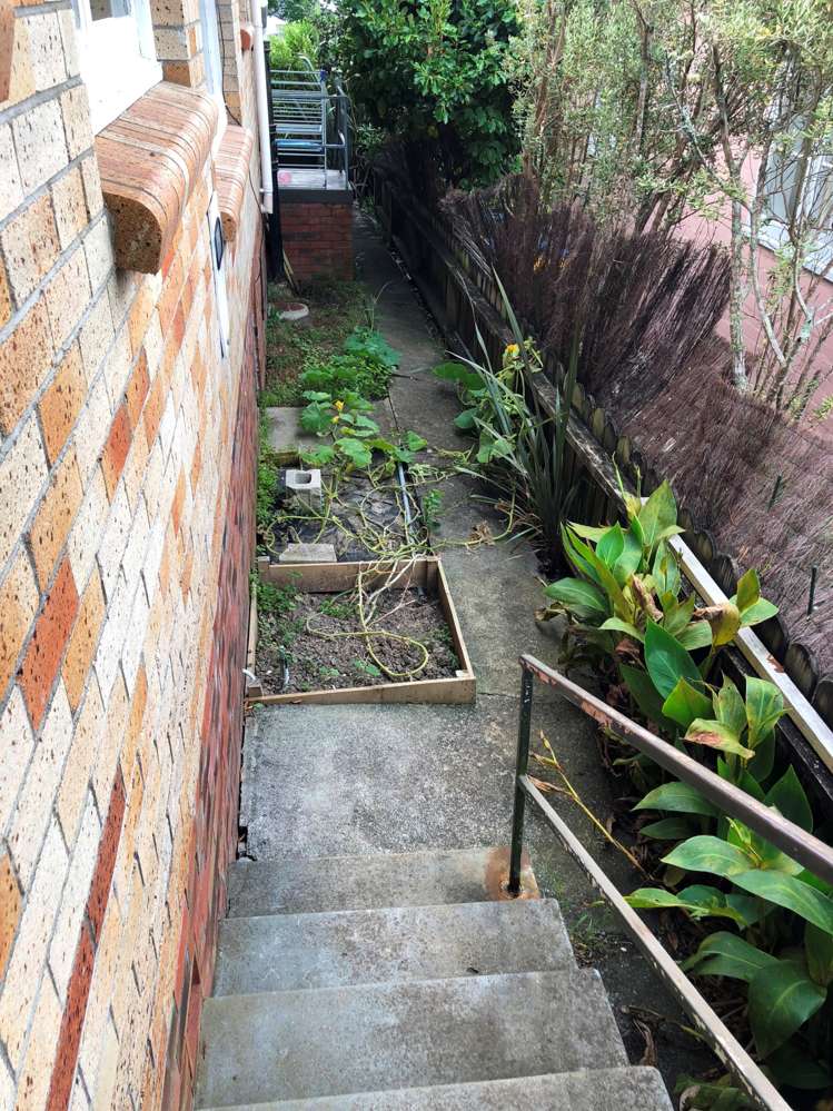 2/35 Oliver Street Point Chevalier_11