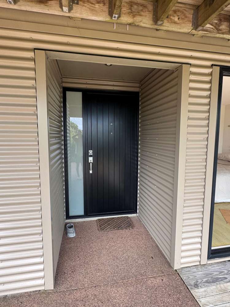 34 Victoria Road South Onetangi_9