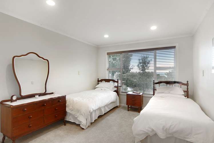 23a Seymour Road Mellons Bay_17