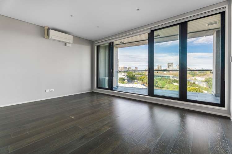 808/70 Sale Street_4