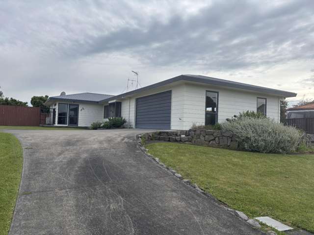 Spacious Family Home in Prime Ohope Location