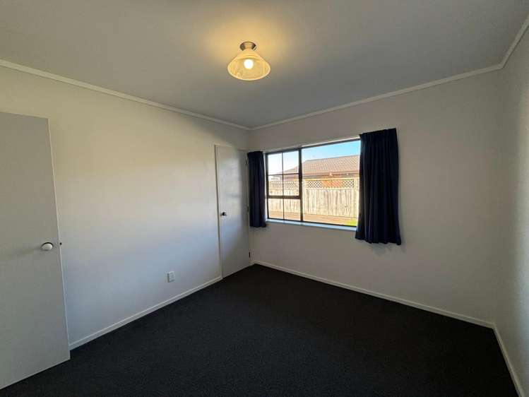  26 Exeter Crescent Springvale_10