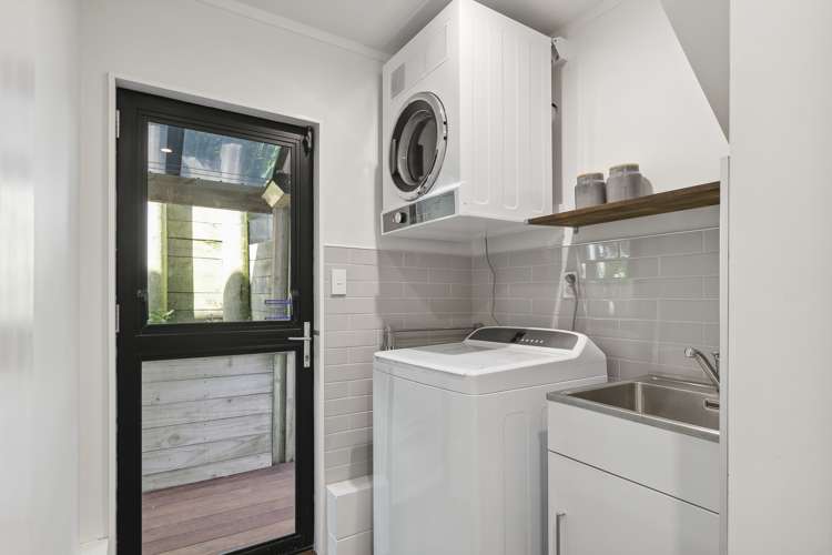 8 Countess Close Maupuia_18