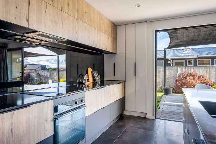 251 Aubrey Road Wanaka_8