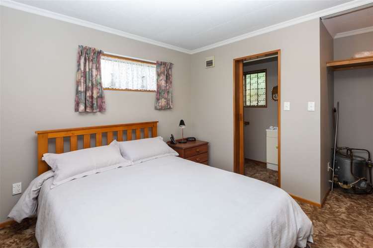 61 Maces Road Bromley_12