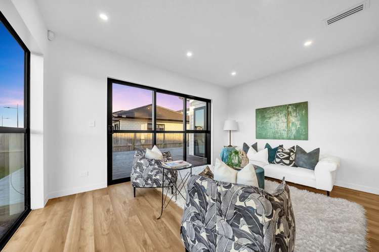 28 Korowhiti Road Clarks Beach_9