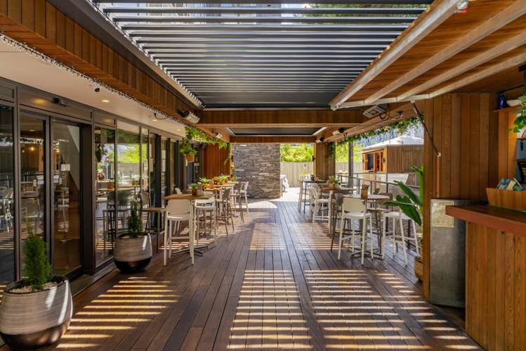 205 (Door 206) Ramada Hotel, 18 Frankton Road Queenstown_18