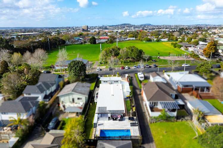 39 Willerton Avenue New Lynn_30