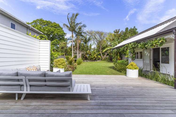 17 Mountain View Road 1827_18