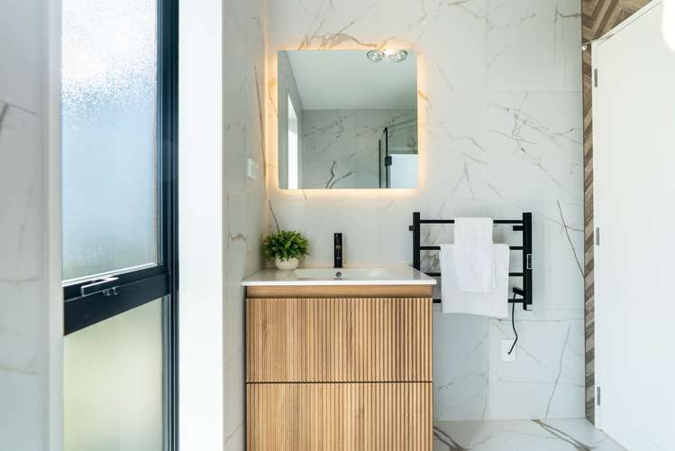 4 Woolley Avenue New Lynn_14