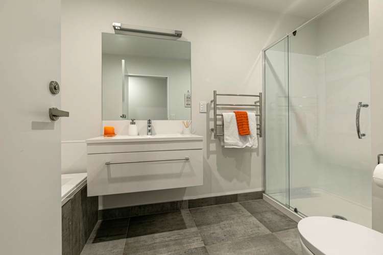 14 Watermill Lane Silverdale_16