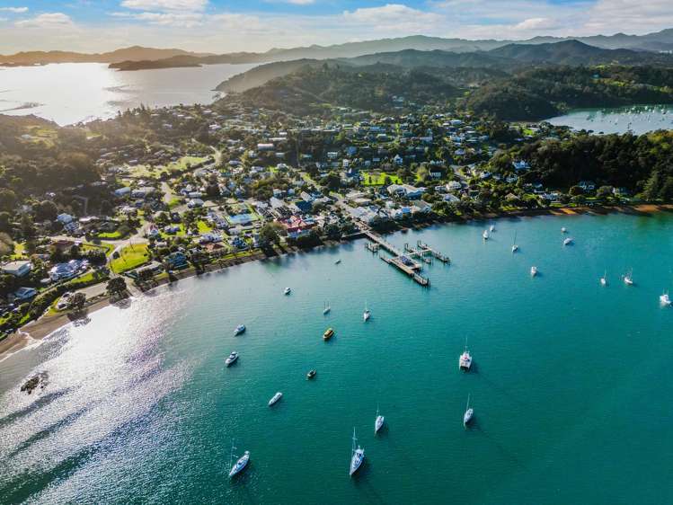 49 The Strand Russell_17