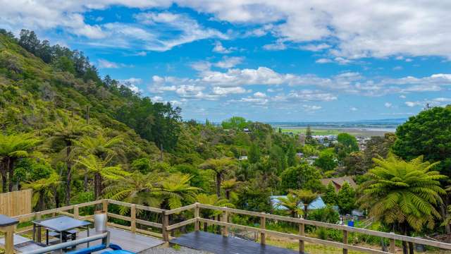 Off-Grid Oasis Close to Town