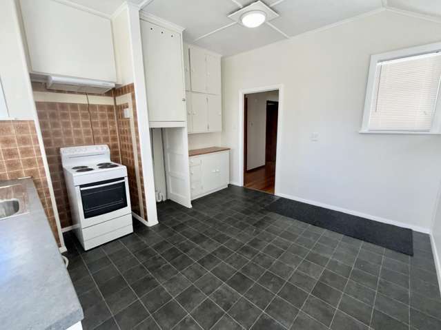  17 Hall Crescent Epuni_3