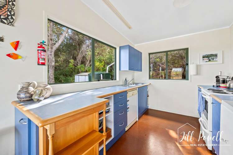 13 Moana Road Tinopai_16