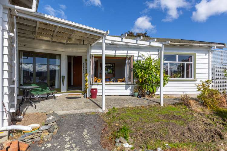 8 Taranaki Street Picton_11