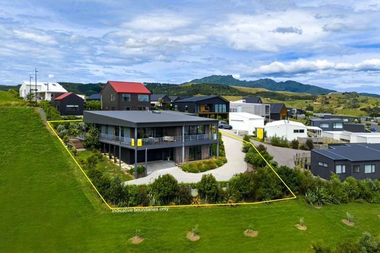 21 Maataitai Road Raglan_35