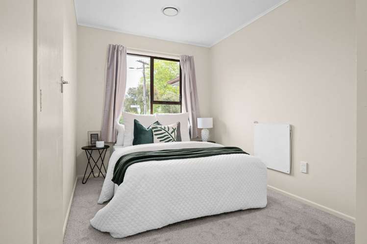 66 Southsea Crescent Silverdale_13