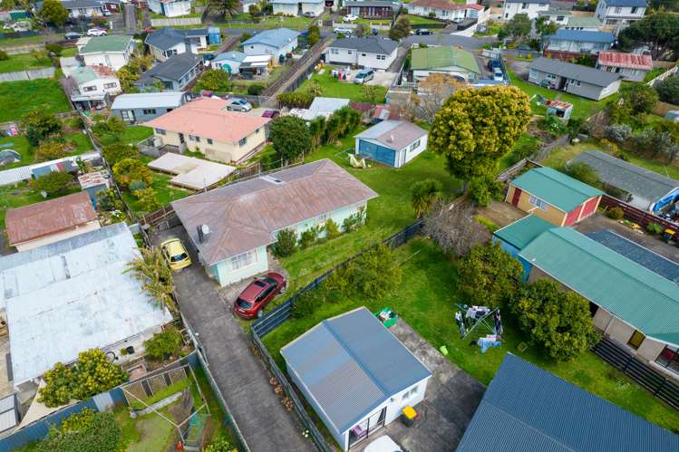 6 Quennell Avenue Favona_6