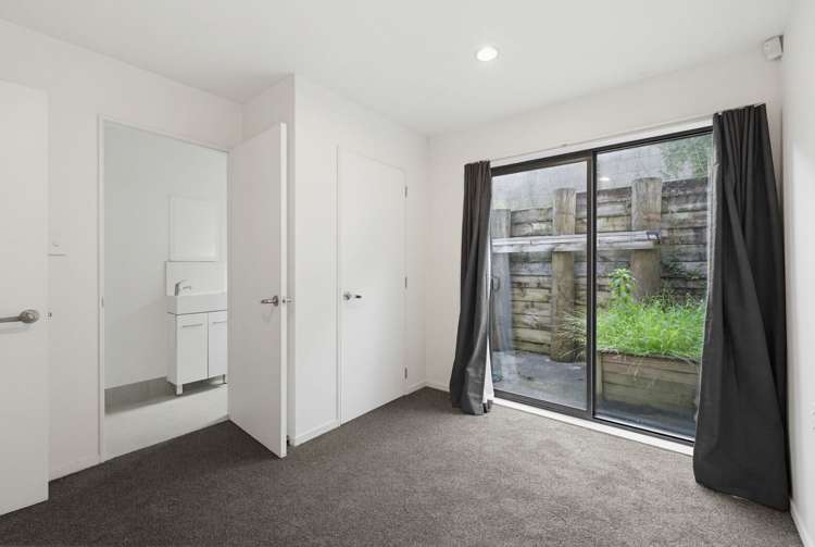 10/11 Gordon Place Newtown_11