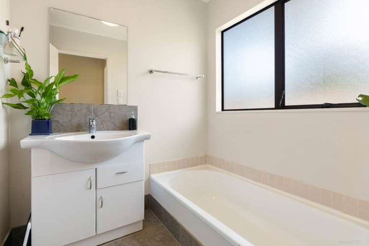 3/70a Woodglen Road Glen Eden_11