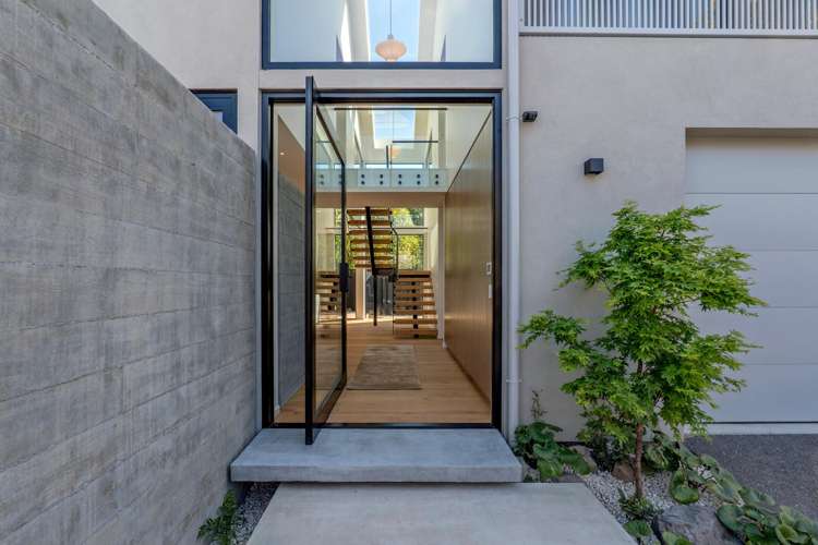 2/36 Tui Street_0