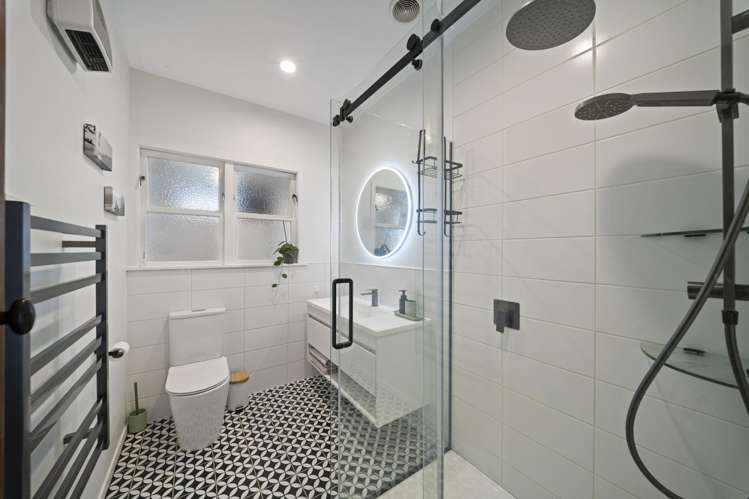 19 Captain Scott Road Glen Eden_16