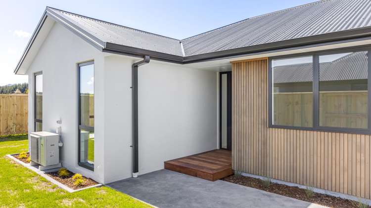 20 Wharariki Rise Wharewaka_9