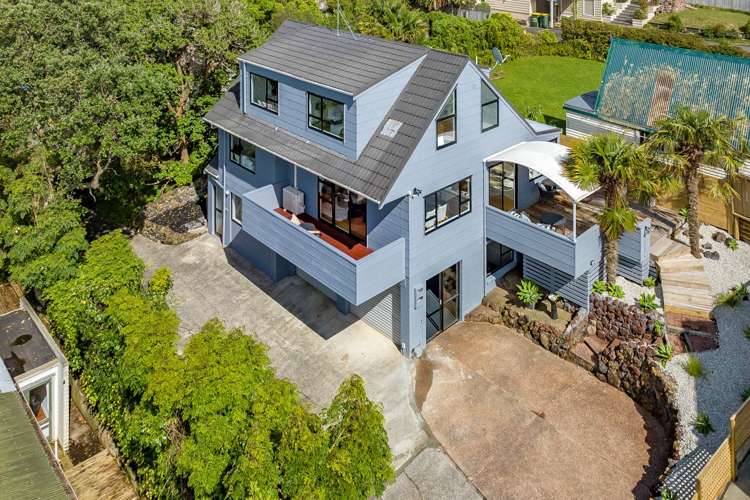 2/126 Beach Road Castor Bay_21