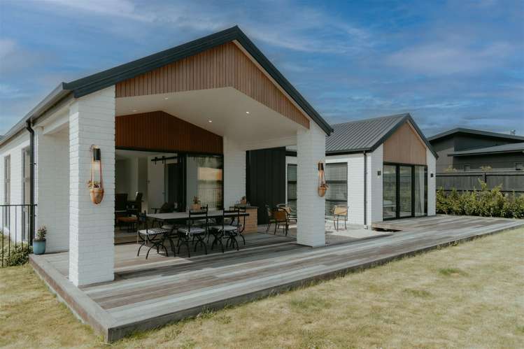 58 Les Wakefield Road_2