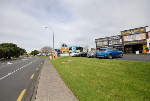16 Link Drive Wairau Valley_4