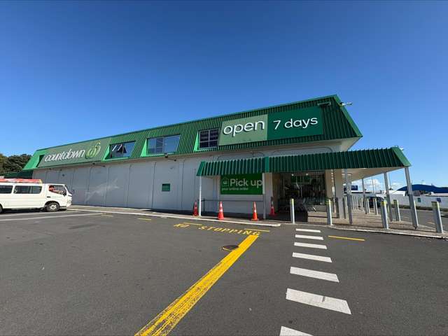 Brand new development – Anchored by Golden Apple