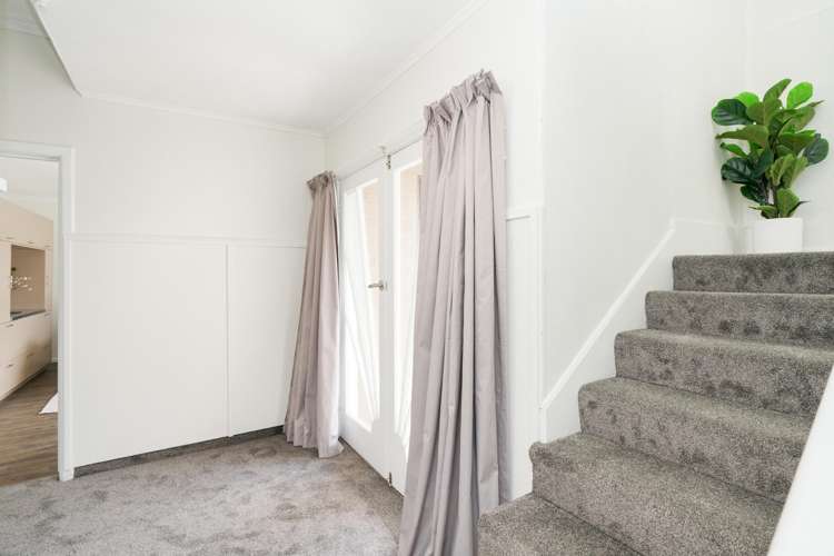 327 North Road Waikiwi_14