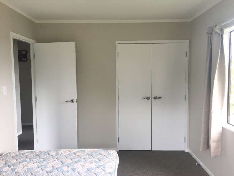 7 Sispara Place Beach Haven_13