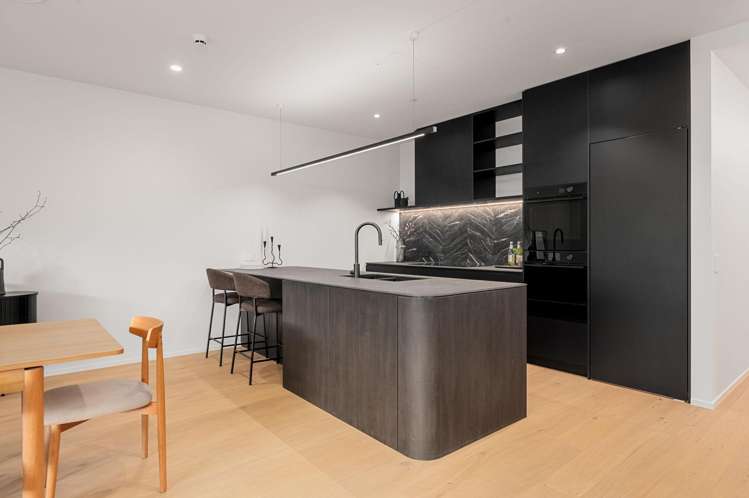 402/1 Cook Street Hamilton East_3
