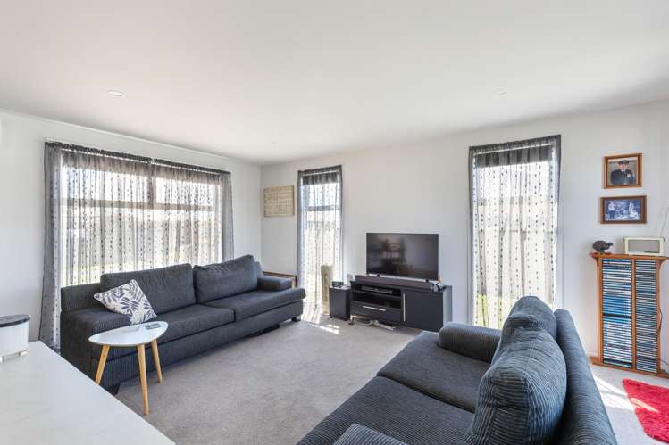 6 Toutouwai Lane Inglewood_8