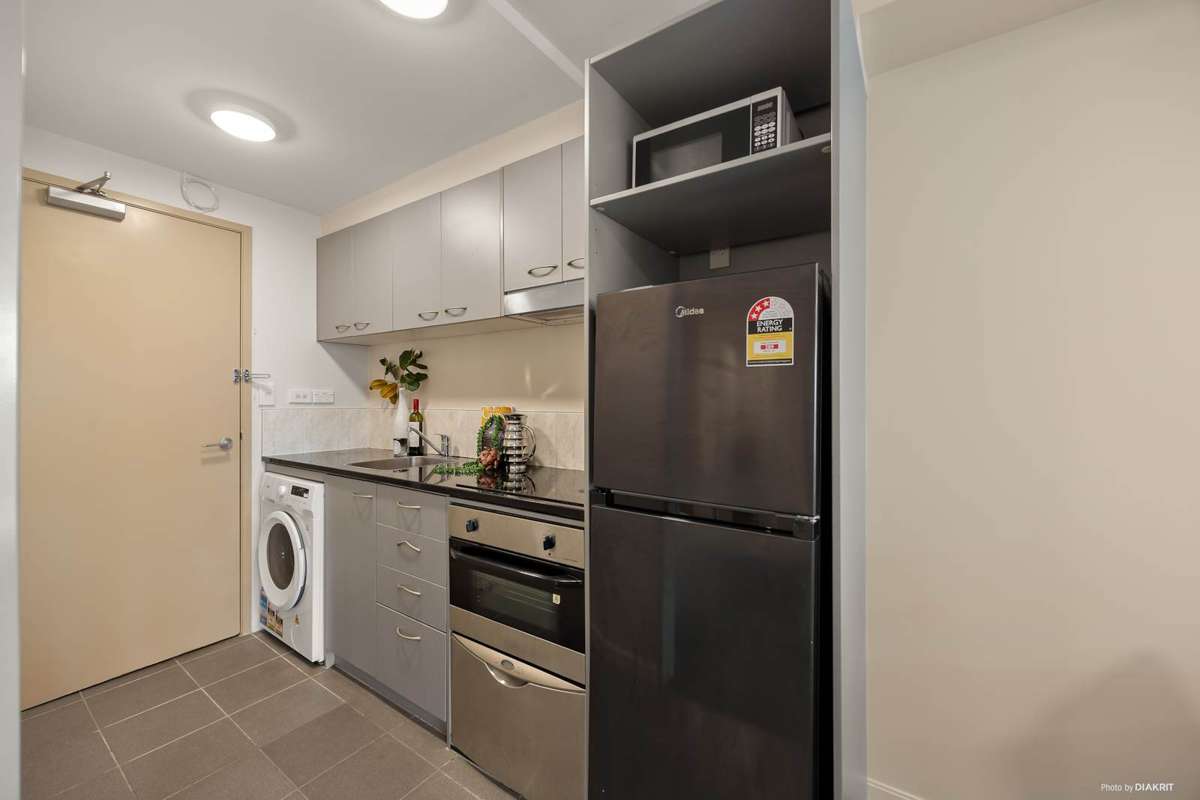 916/135 Hobson Street_3
