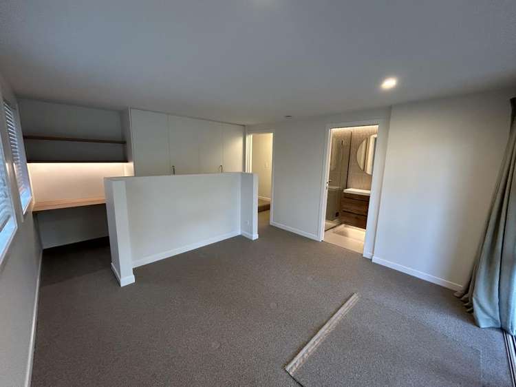 8 Meanda Gardens Sunnyhills_18