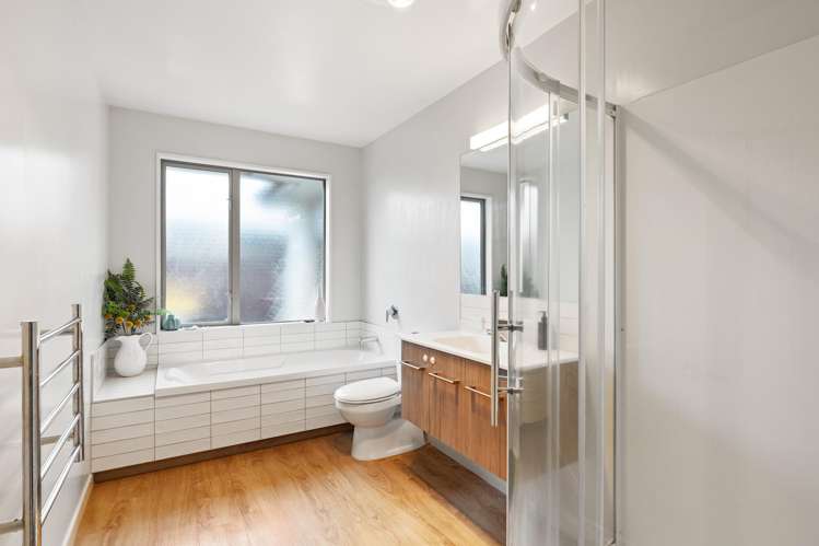 32 Flaxon Place Burwood_13